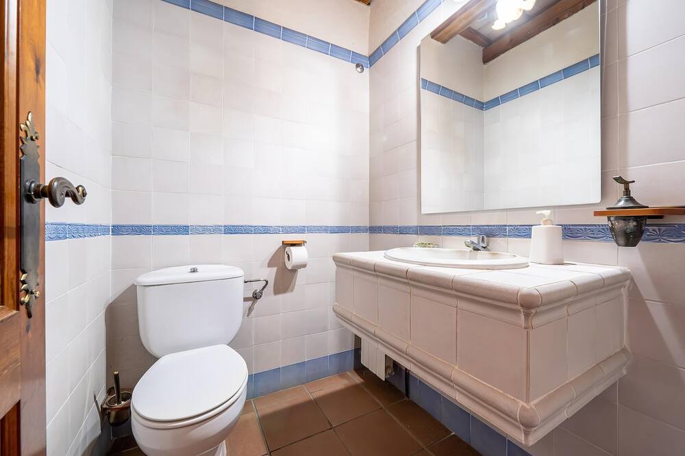 Photo of Bathroom in Conesa