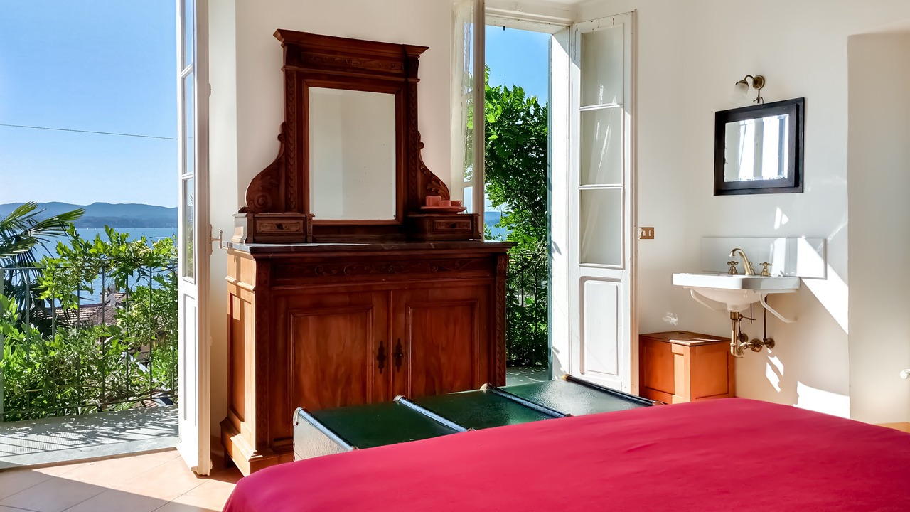 Photo of Bedroom in Belgirate