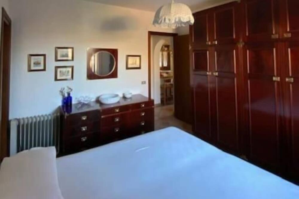 Photo of Bedroom in Golfo di Marinella