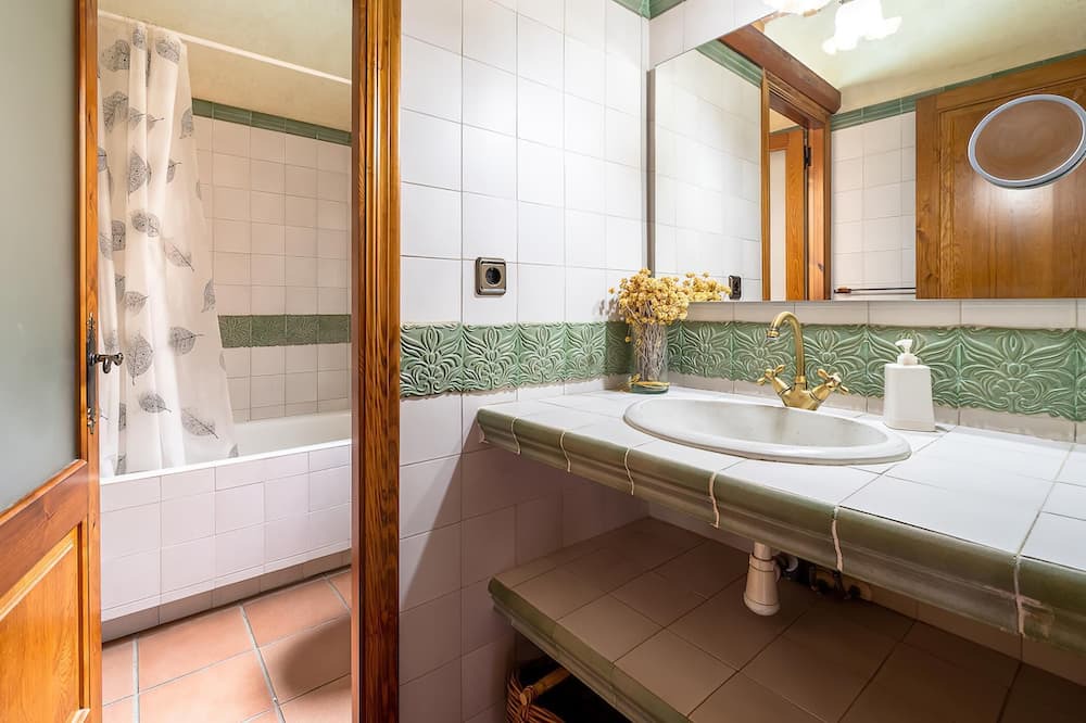 Photo of Bathroom in Conesa