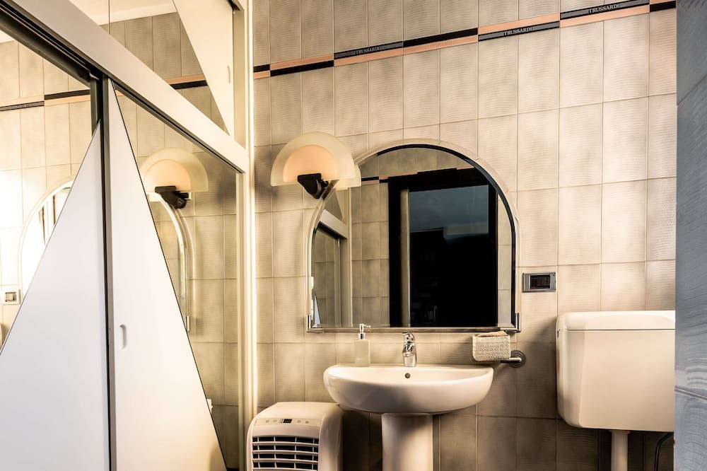Photo of Bathroom in Ivrea
