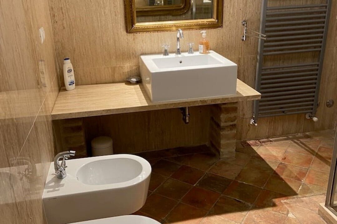 Photo of Bathroom in Montone