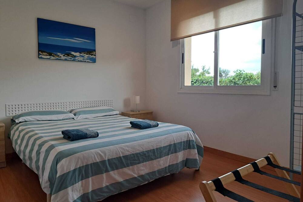 Photo of Bedroom in Riudecanyes