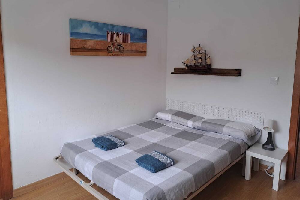 Photo of Bedroom in Riudecanyes