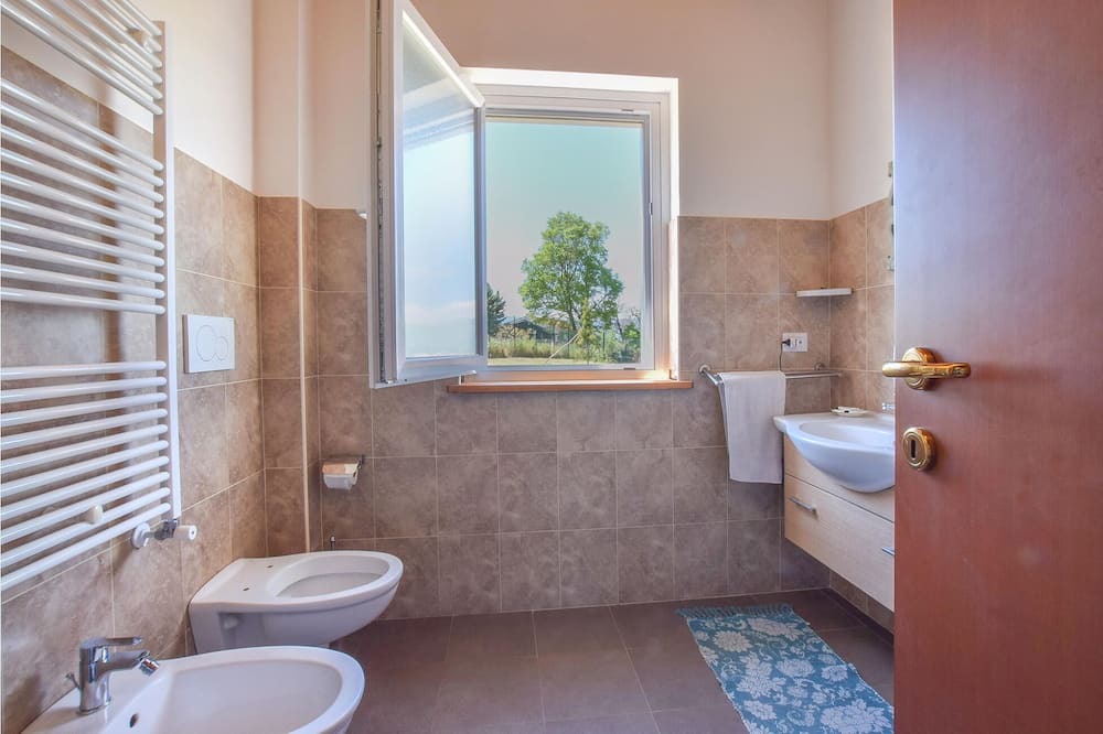 Photo of Bathroom in Busso
