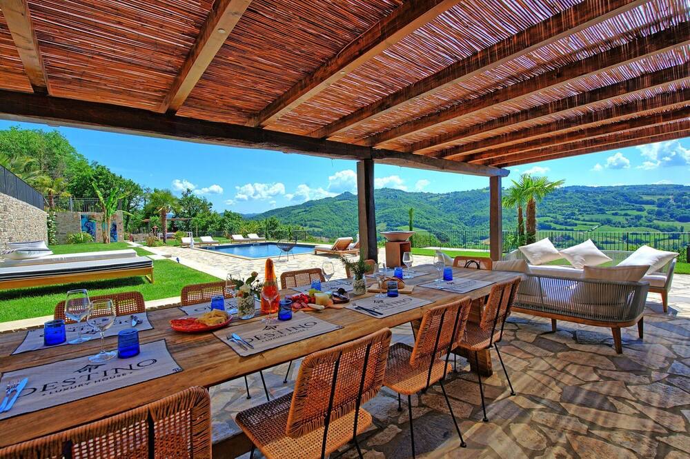 Photo of Patio Balcony in Montone