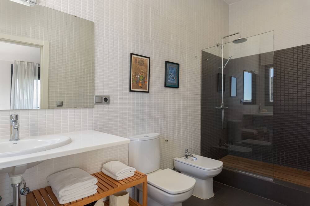 Photo of Bathroom in Port de la Selva