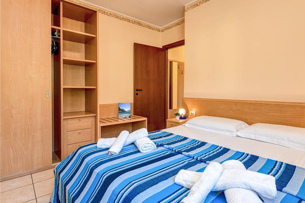Photo of Bedroom in Toscolano Maderno