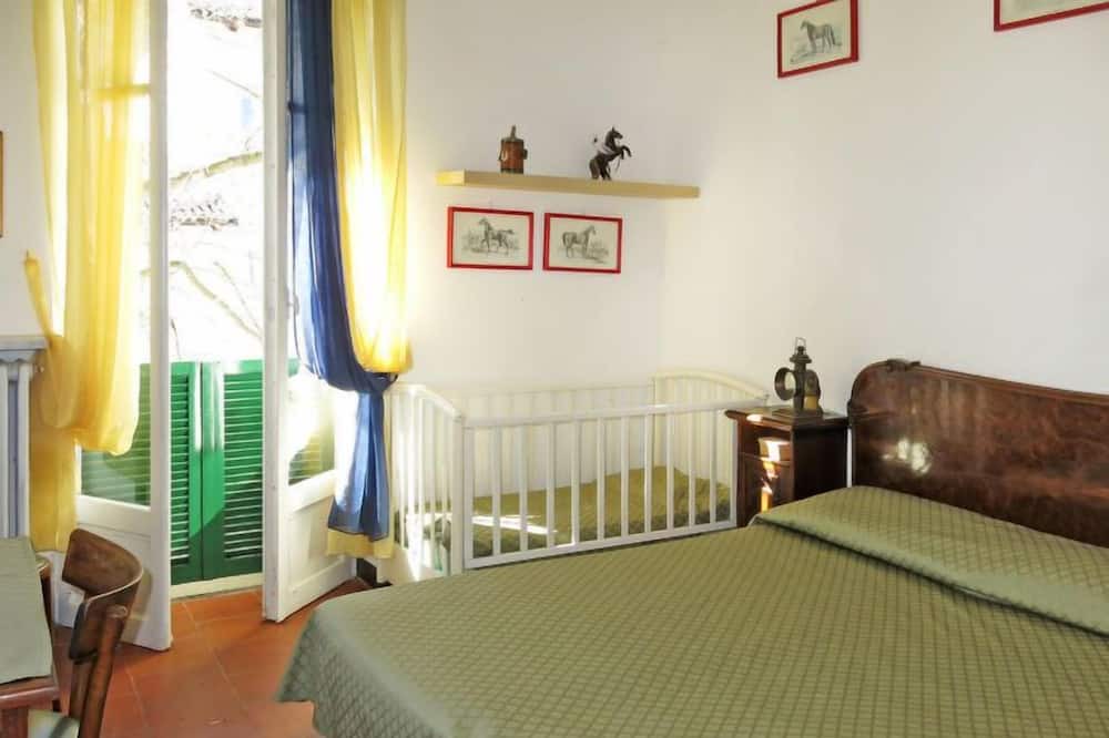 Photo of Bedroom in San Damiano dʼAsti
