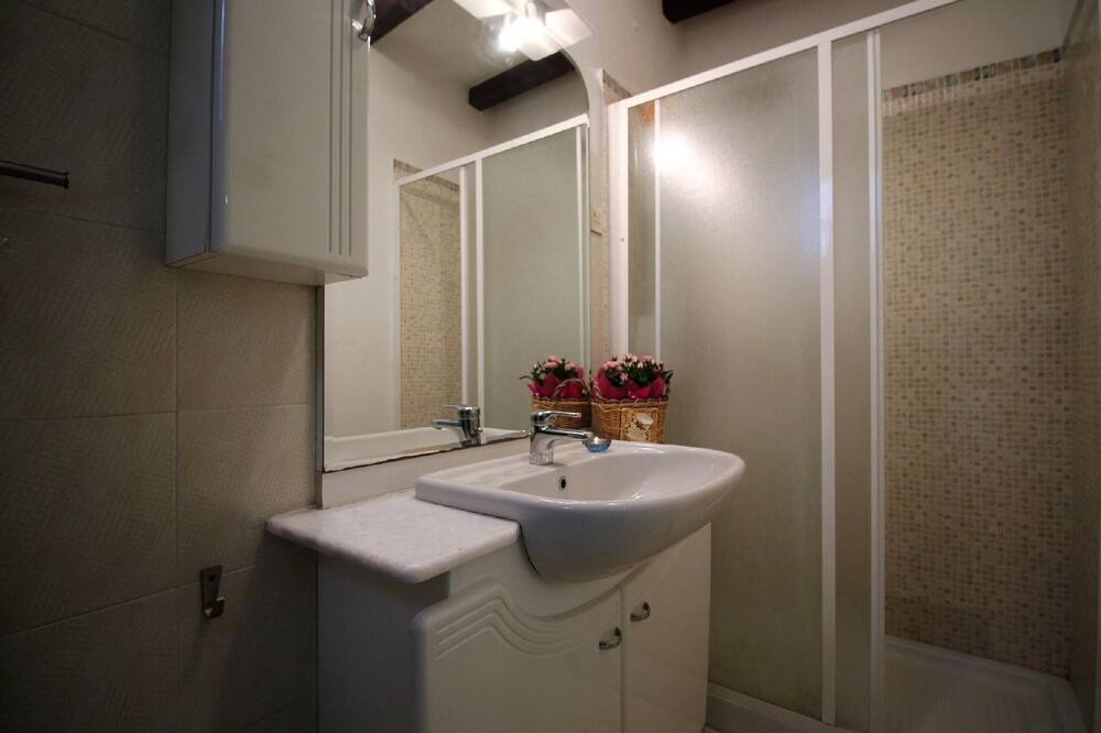 Photo of Bathroom in Tellaro