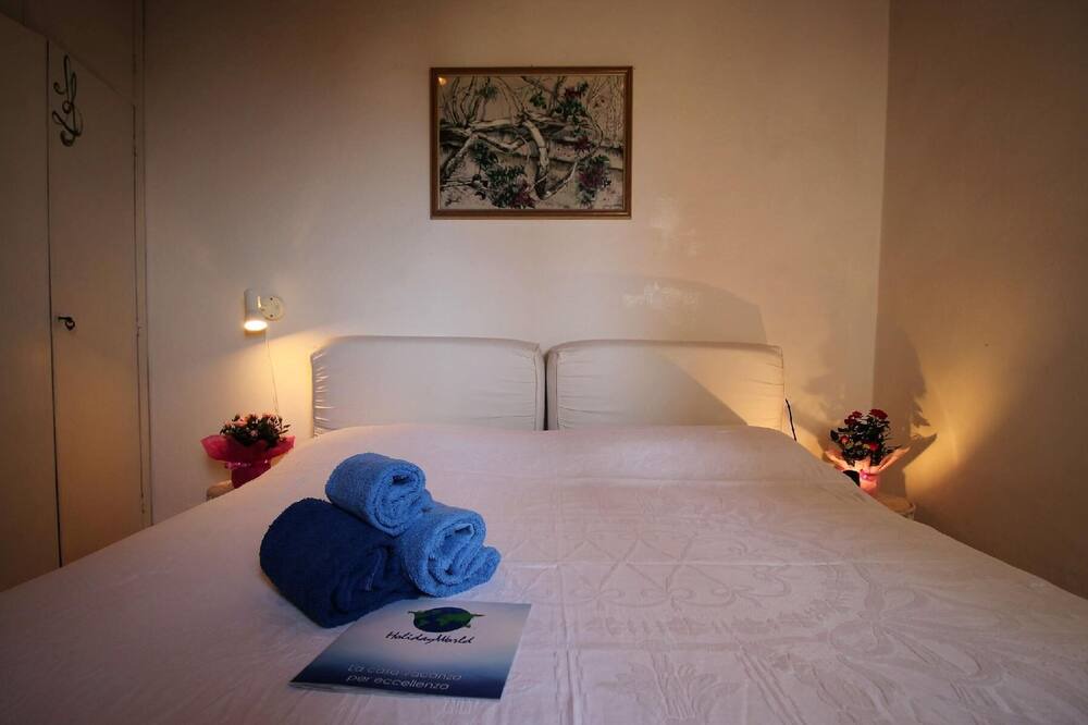 Photo of Bedroom in Tellaro