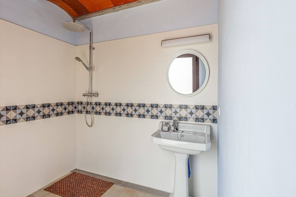 Photo of Bathroom in Vulpellac