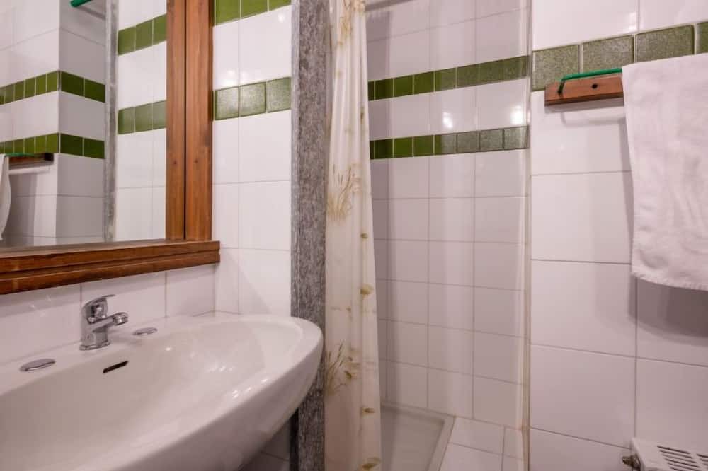 Photo of Bathroom in Grangesises