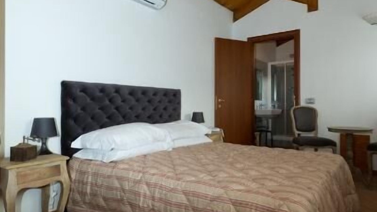 Photo of Bedroom in Santo Stefano di Magra