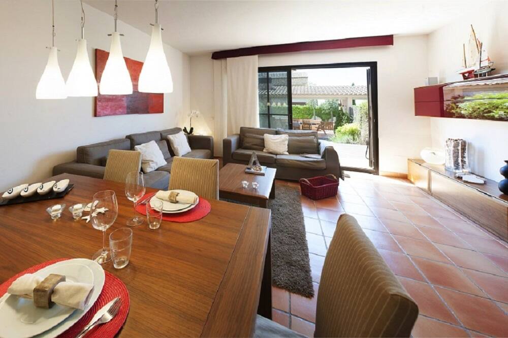 Photo of Livingroom in Parlava