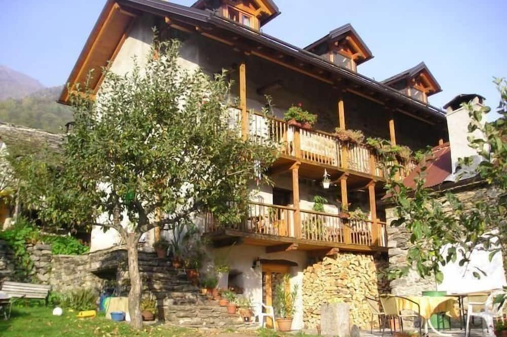 Photo of Outdoor in Cheggio
