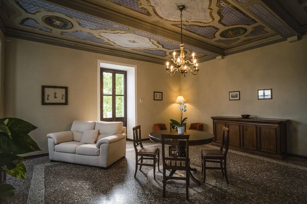 Photo of Livingroom in Crabbia