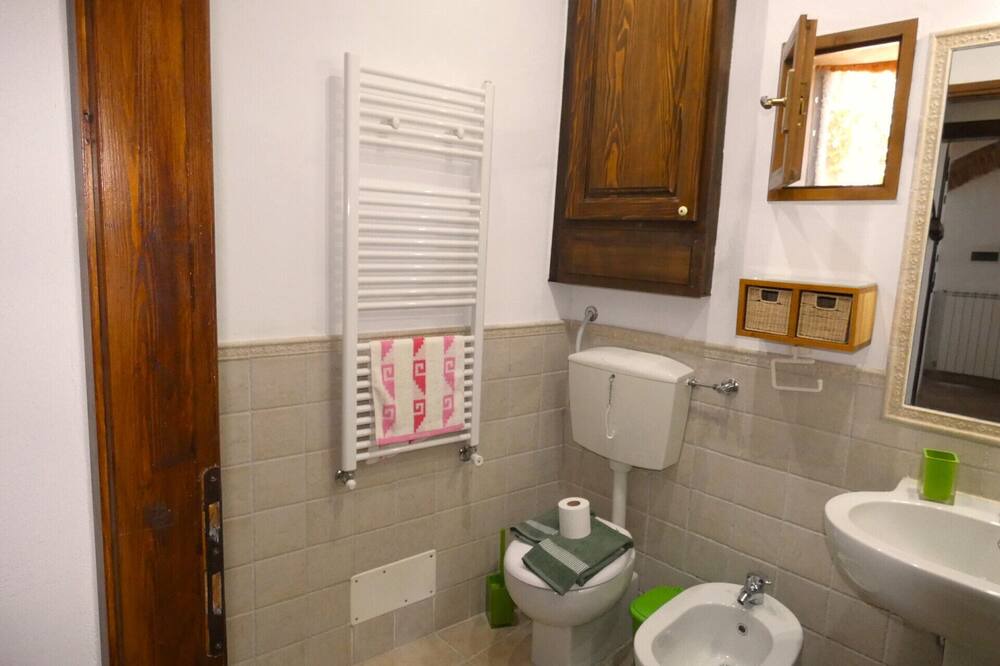 Photo of Bathroom in Amelia