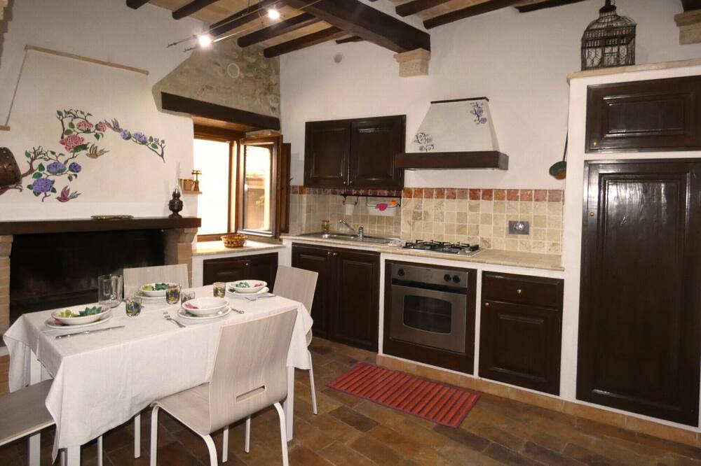 Photo of Kitchen in Amelia