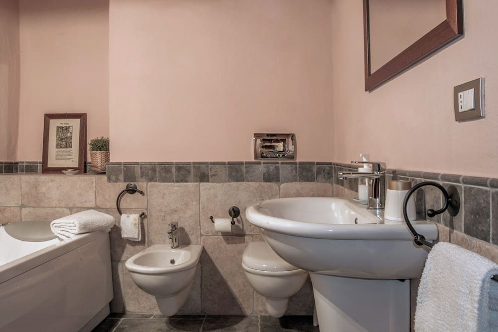 Photo of Bathroom in Casciano di Murlo
