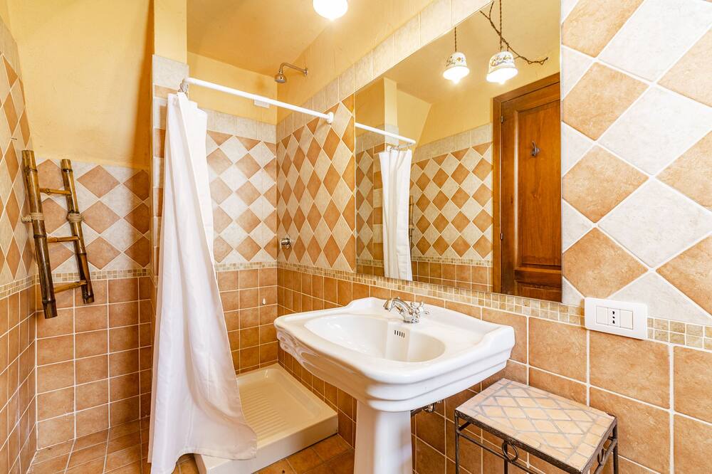 Photo of Bathroom in Baschi