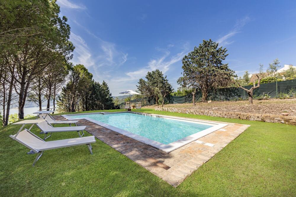Photo of Outdoor in Baschi