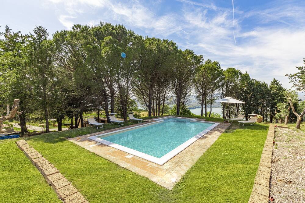 Photo of Outdoor in Baschi