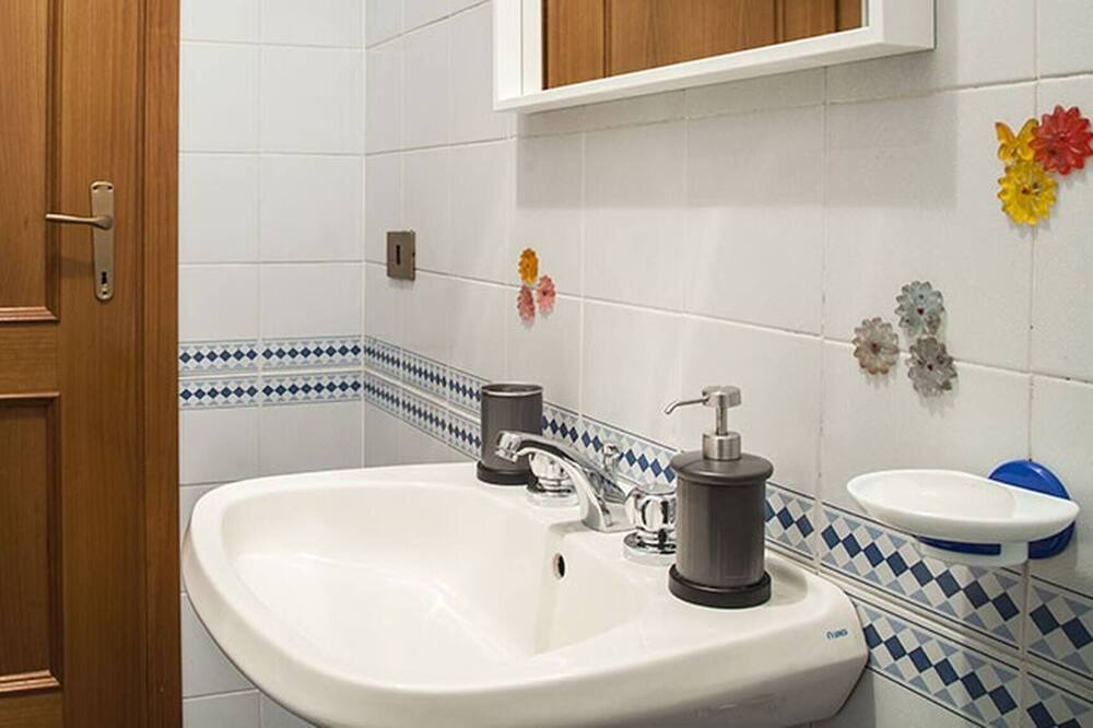 Photo of Bathroom in Zona XIX Casal Morena
