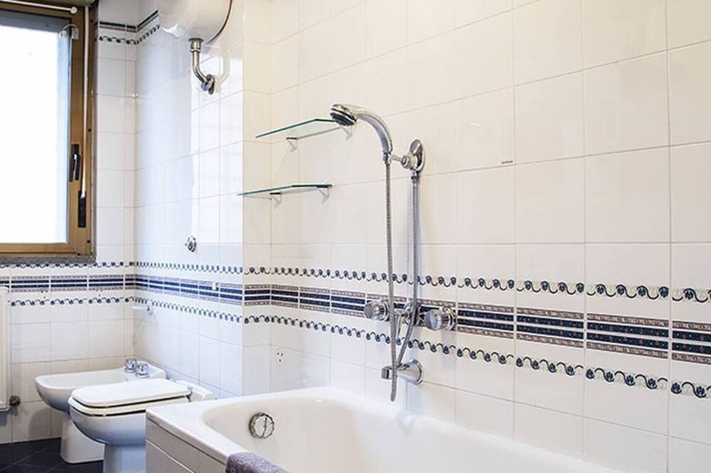 Photo of Bathroom in Zona XIX Casal Morena