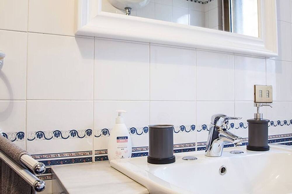 Photo of Bathroom in Zona XIX Casal Morena