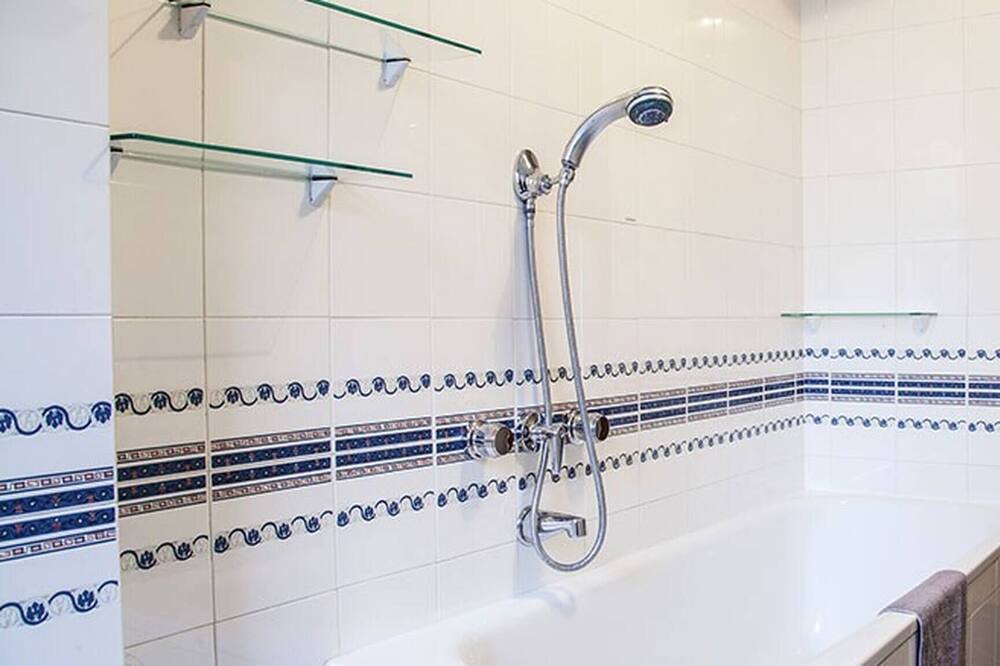 Photo of Bathroom in Zona XIX Casal Morena