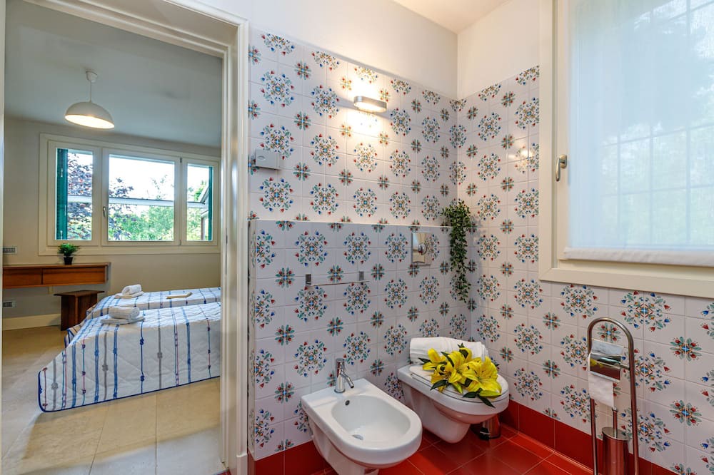 Photo of Bathroom in Comabbio