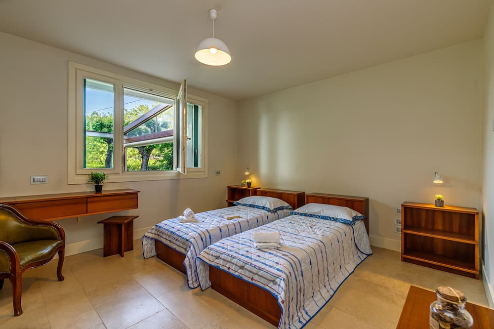 Photo of Bedroom in Comabbio