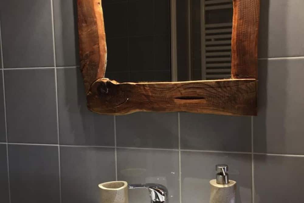 Photo of Bathroom in Bisous