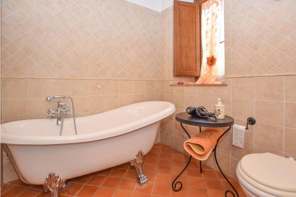 Photo of Bathroom in Avigliano Umbrio