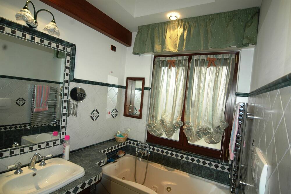 Photo of Bathroom in Zona XIX Casal Morena