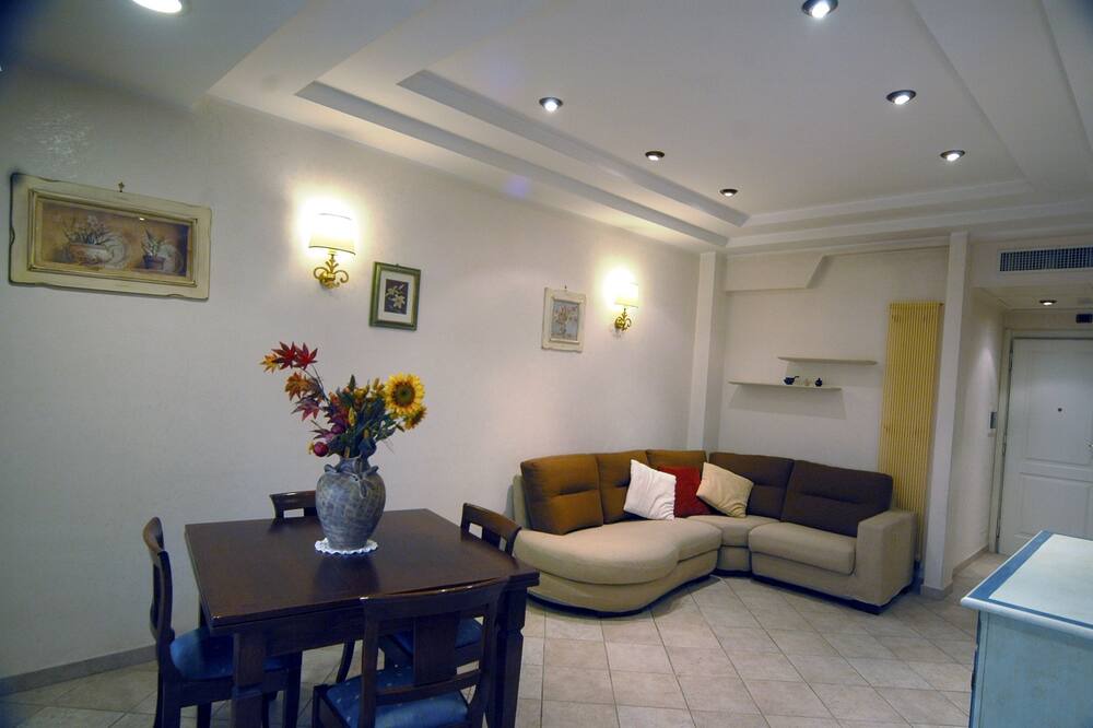 Photo of Livingroom in Zona XIX Casal Morena