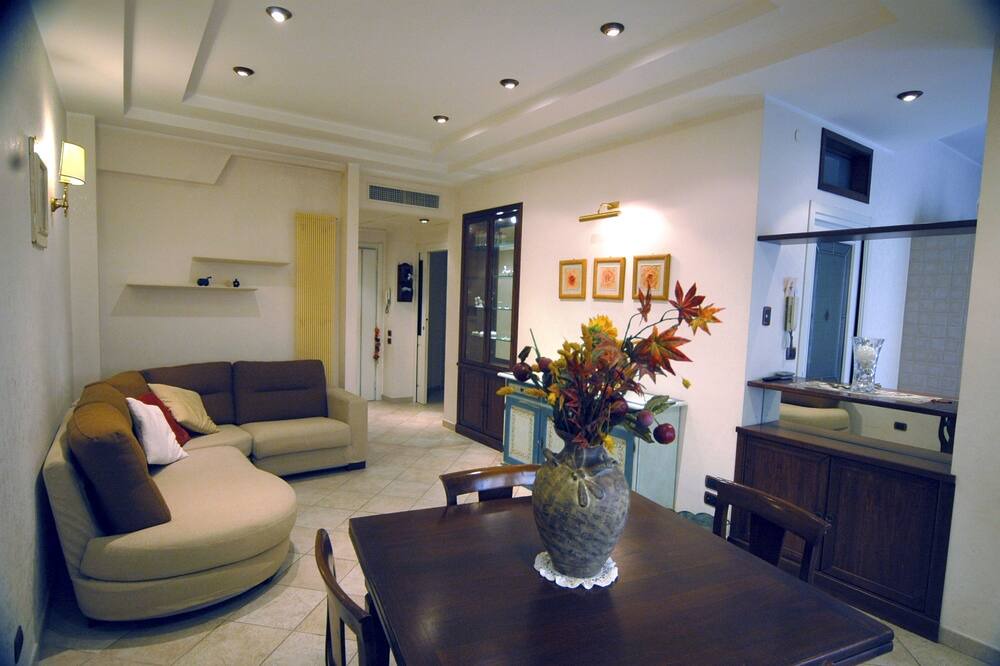 Photo of Livingroom in Zona XIX Casal Morena