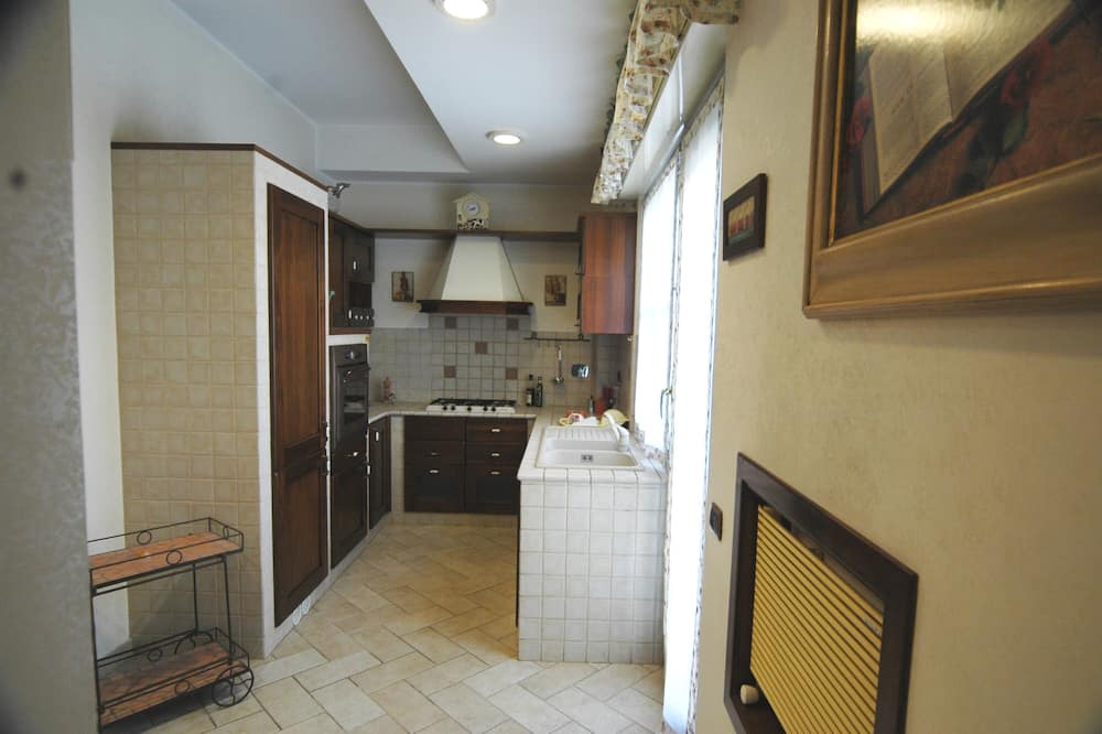 Photo of Kitchen in Zona XIX Casal Morena