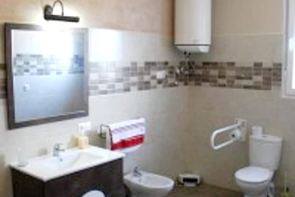 Photo of Bathroom in Daimiel