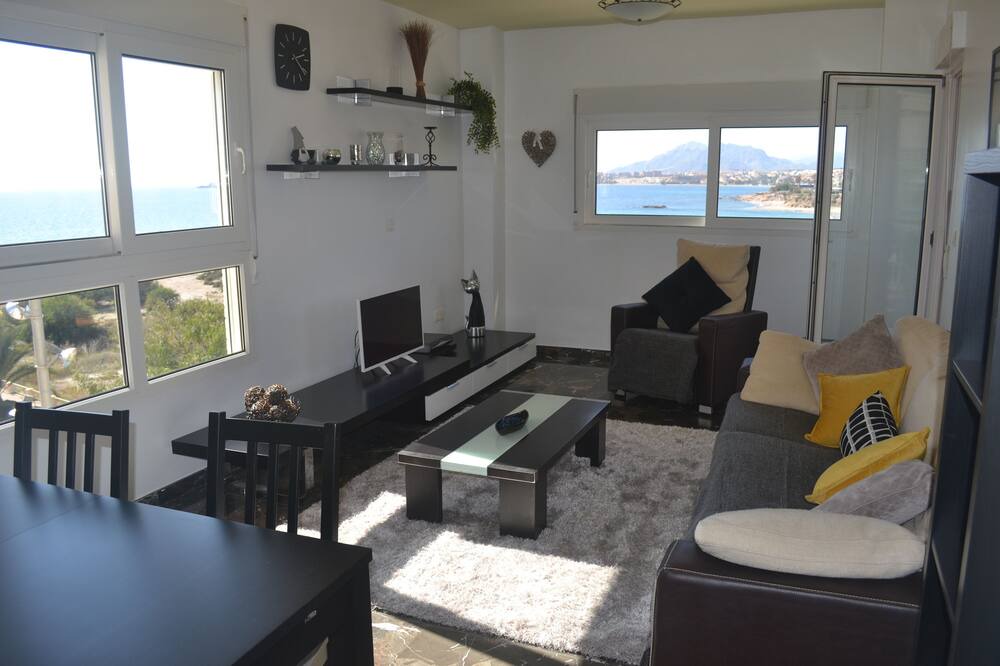 Photo of Livingroom in Los Puertos