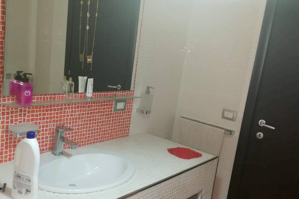 Photo of Bathroom in Comiso