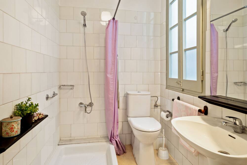 Photo of Bathroom in Figueres