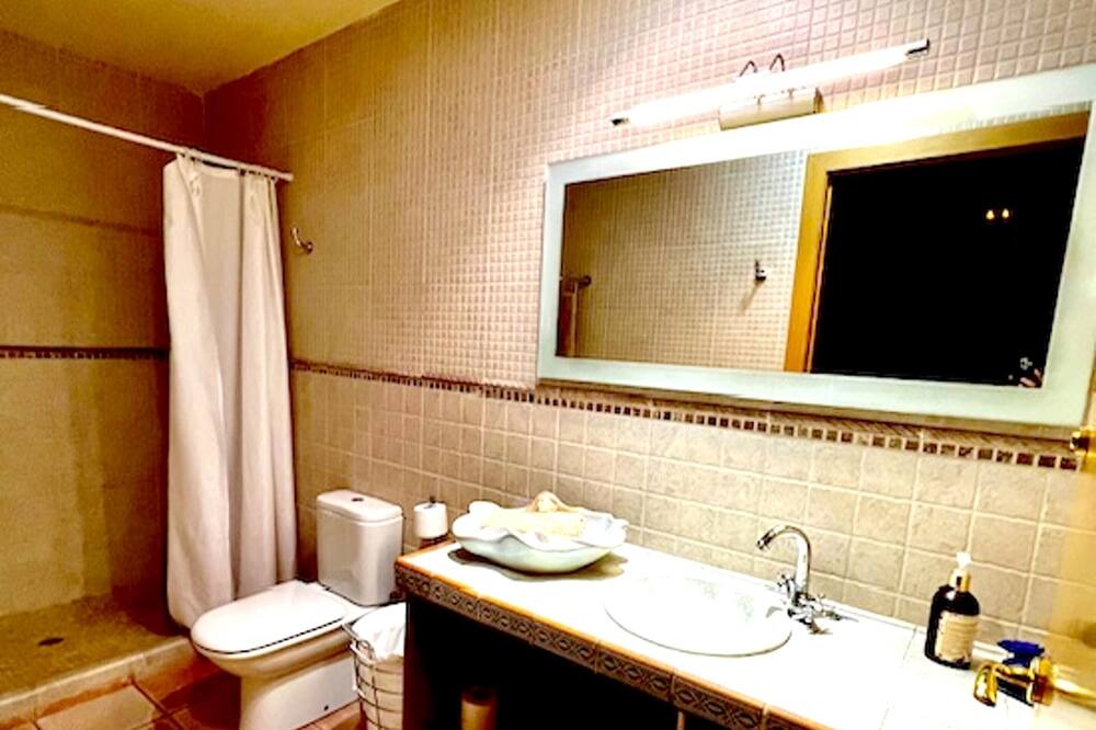 Photo of Bathroom in Ogassa