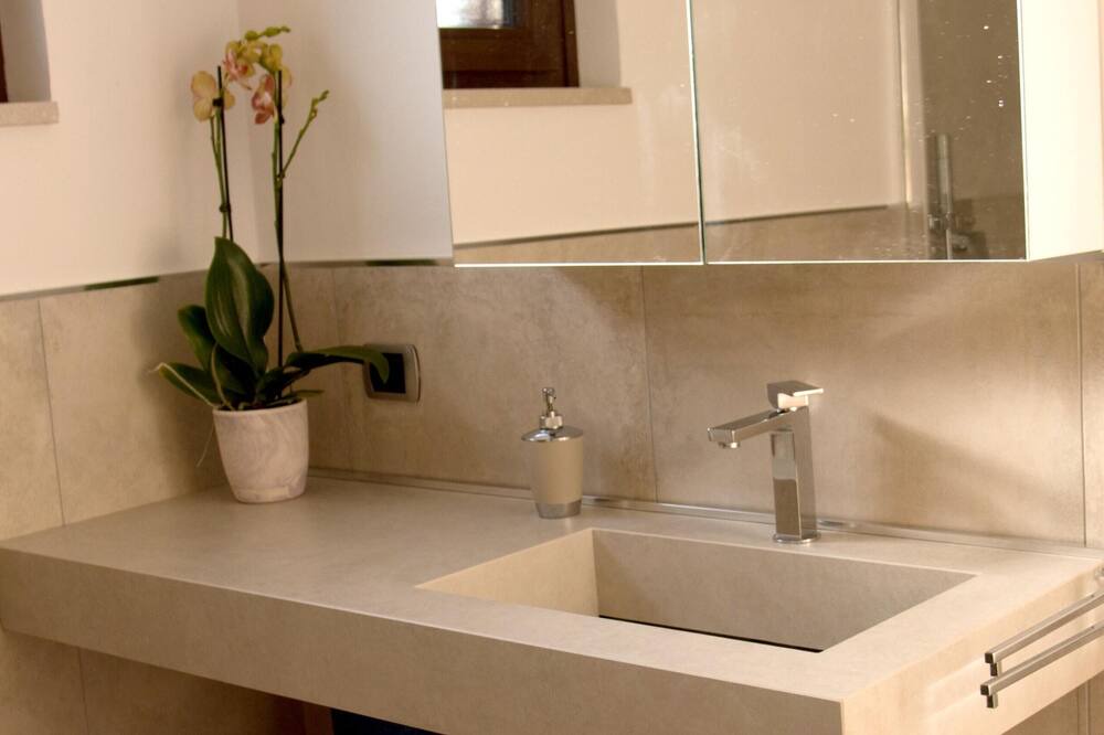 Photo of Bathroom in Caiazzo