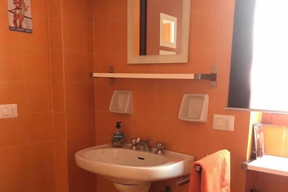Photo of Bathroom in Gonte