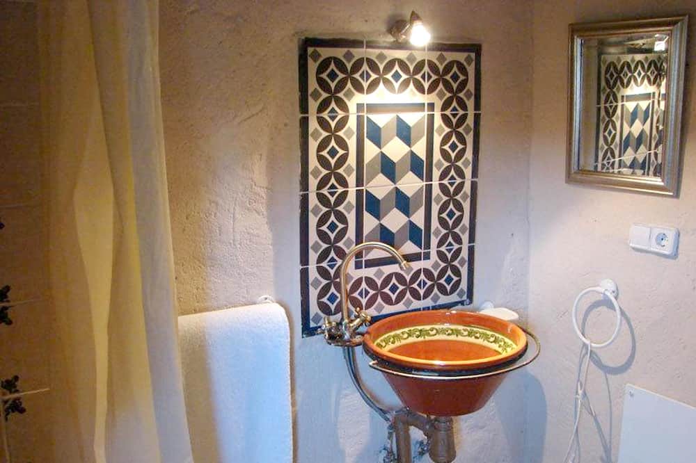 Photo of Bathroom in Valeria