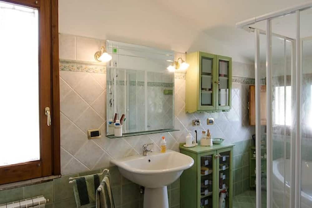 Photo of Bathroom in Decollatura