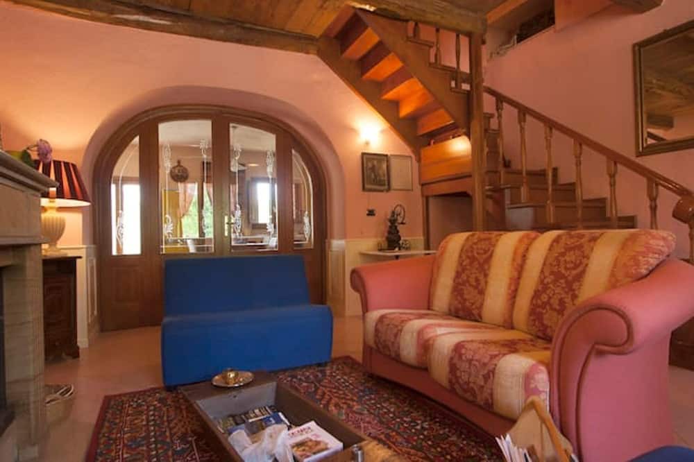 Photo of Livingroom in Decollatura