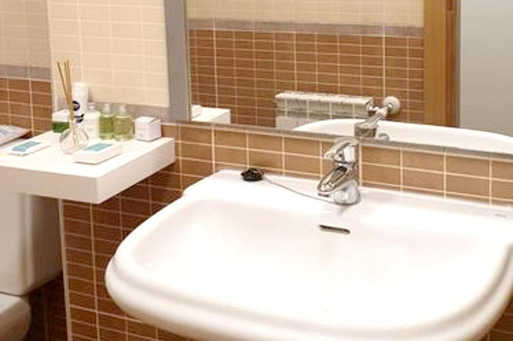 Photo of Bathroom in Yepes